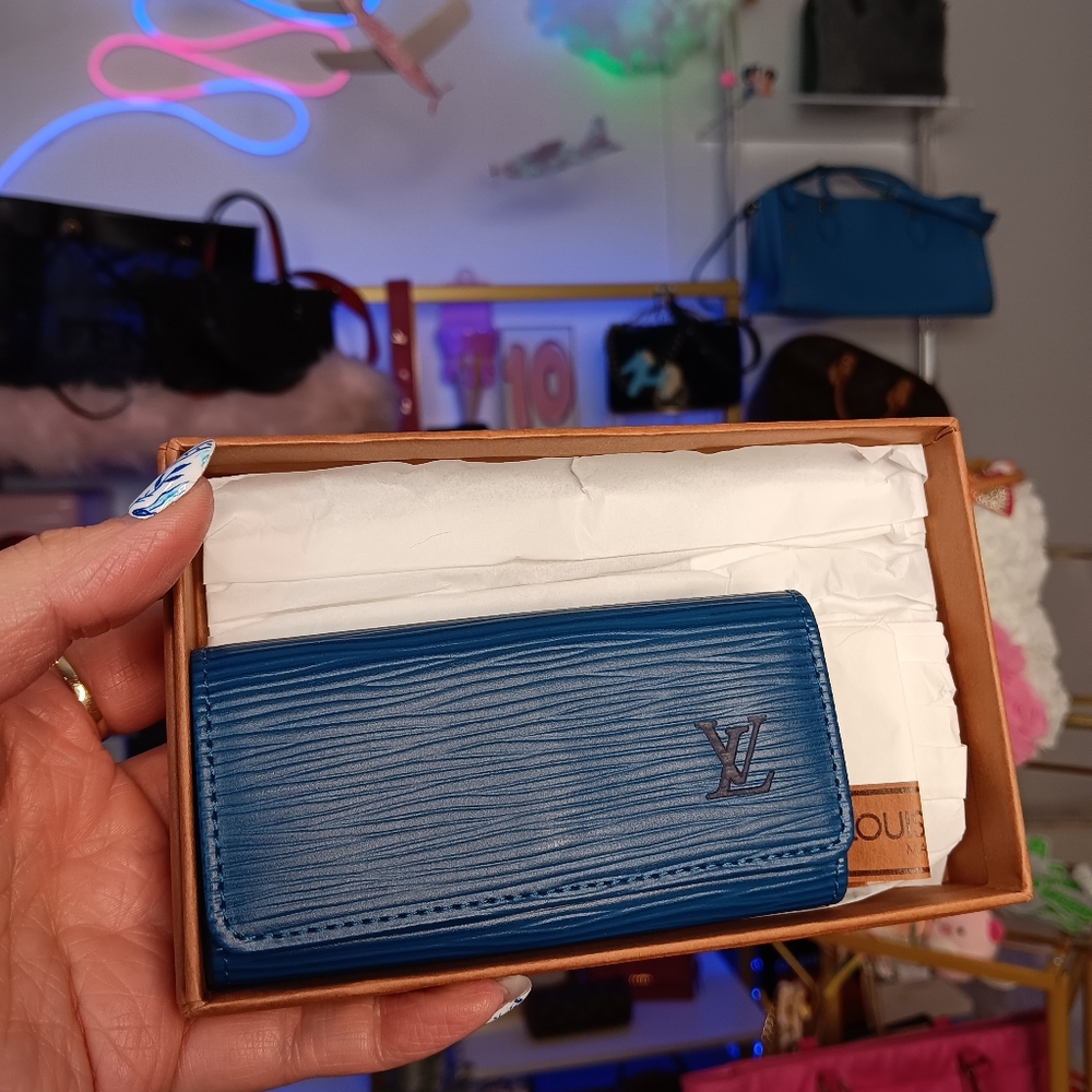 New Louis Vuitton Blue Epi 4 Ring Key Holder w/ Box